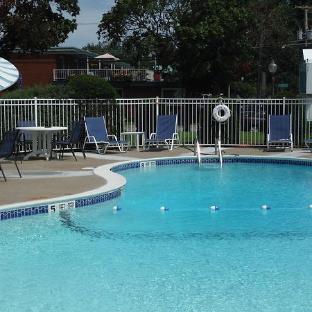 The Springs Motel Saratoga Springs Bagian luar foto