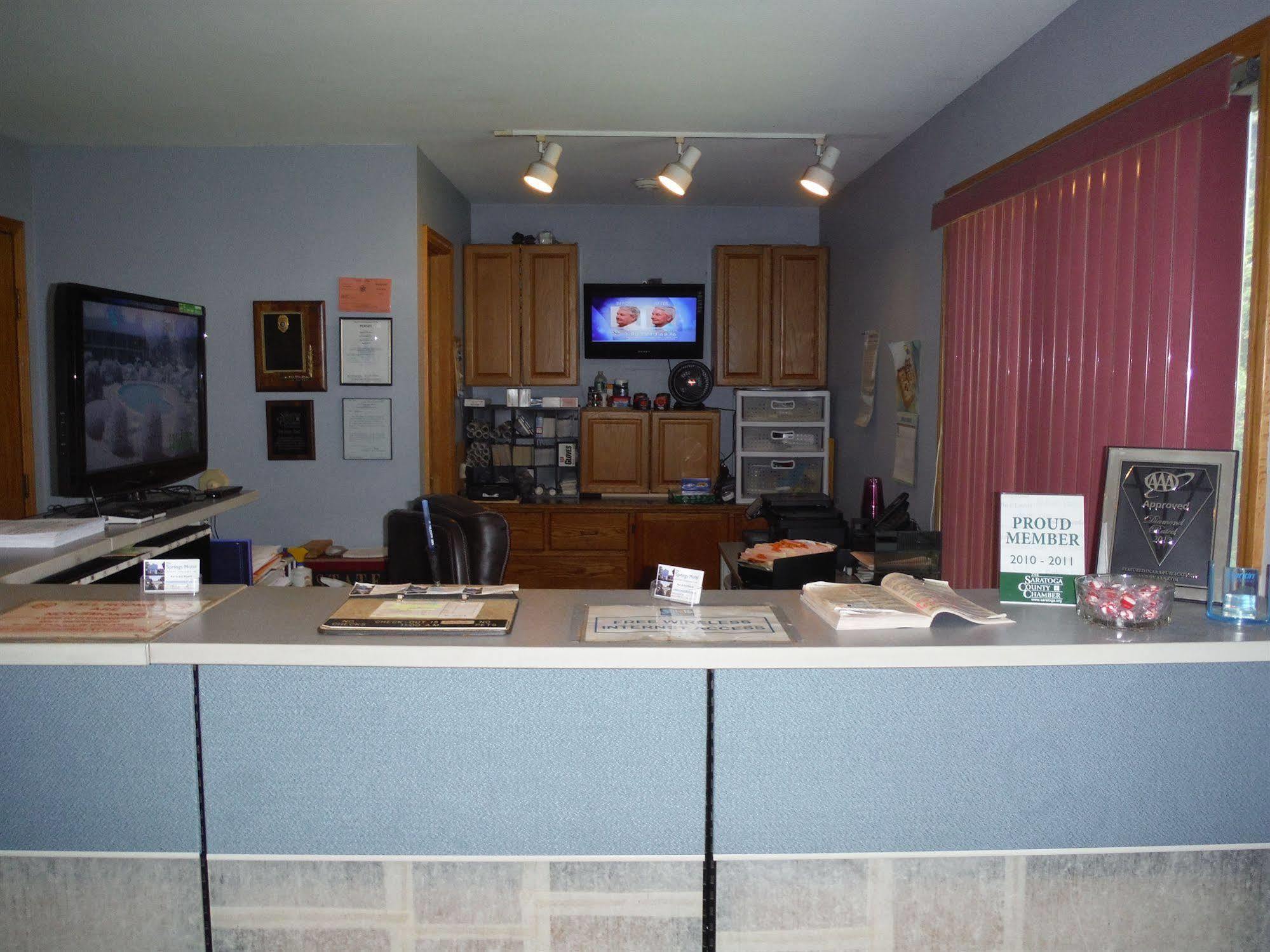 The Springs Motel Saratoga Springs Bagian luar foto