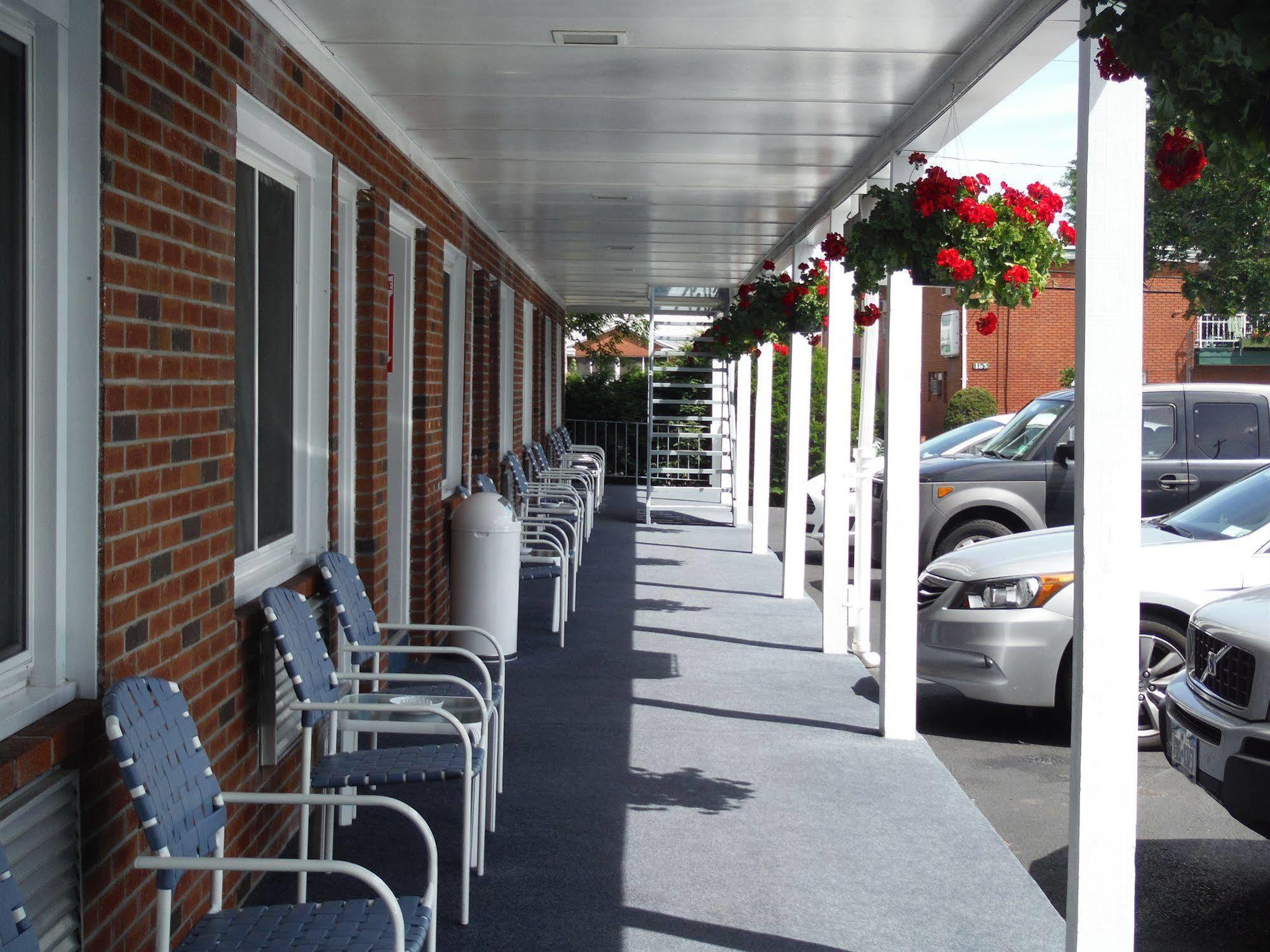 The Springs Motel Saratoga Springs Bagian luar foto
